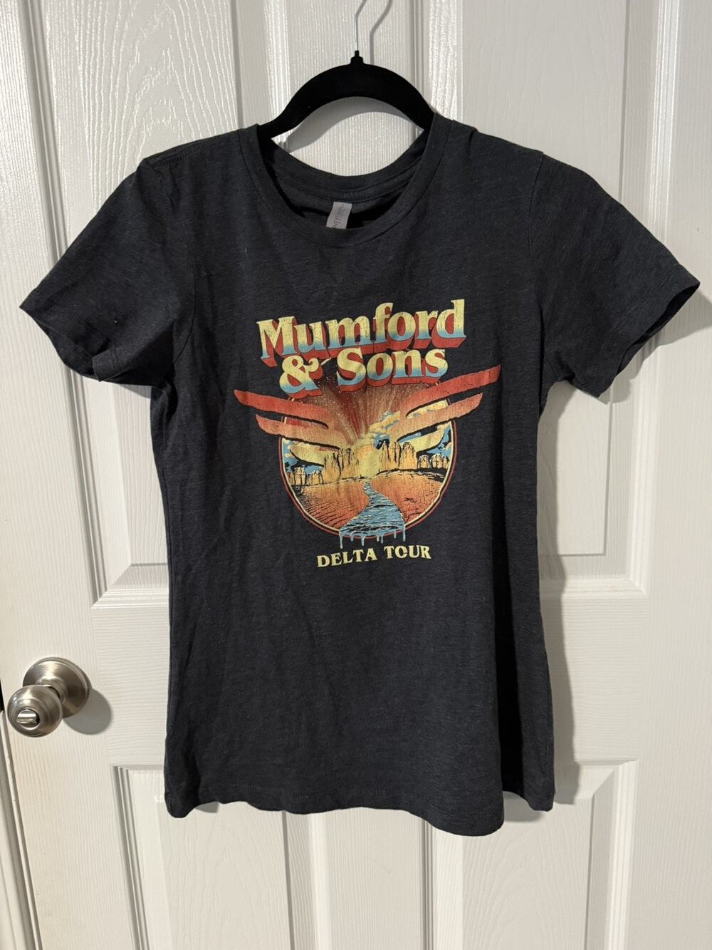 Mumford & Sons Delta Tour Gray Graphic Concert T Shirt Fits Like Women’s Sz M